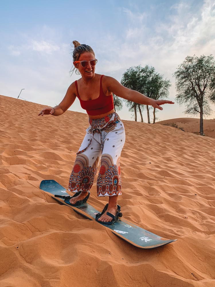 Sandboarding experience in Dubai
